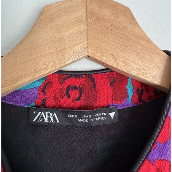 Zara • Roses Dress with Frog Buttons Japanese Floral Print - Picture 7 of 8